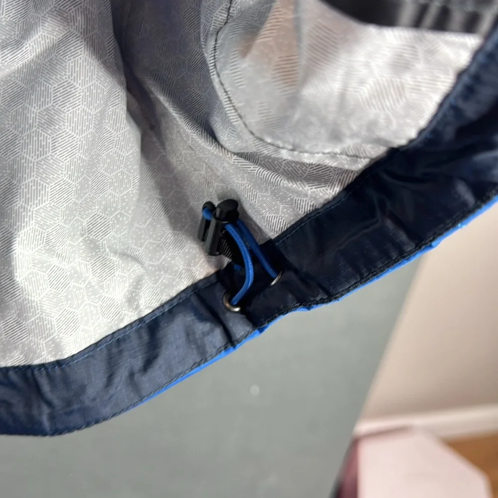 The North Face Men's Blue and Black Jacket size large - Picture 6 of 9